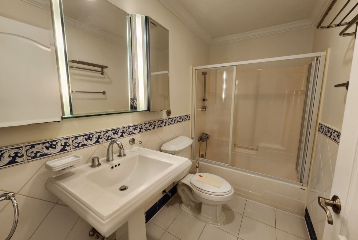 2nd bathroom