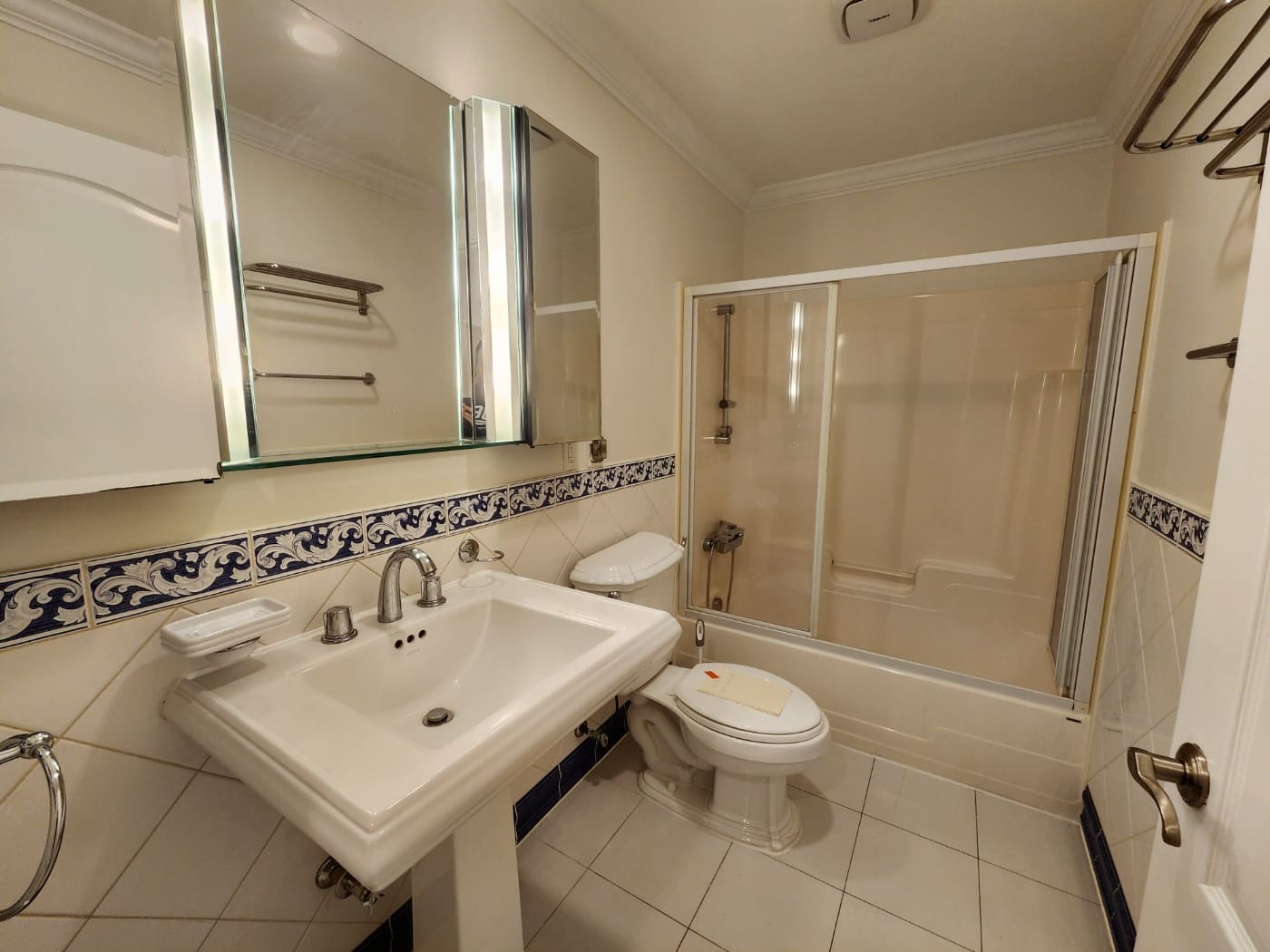 2nd bathroom