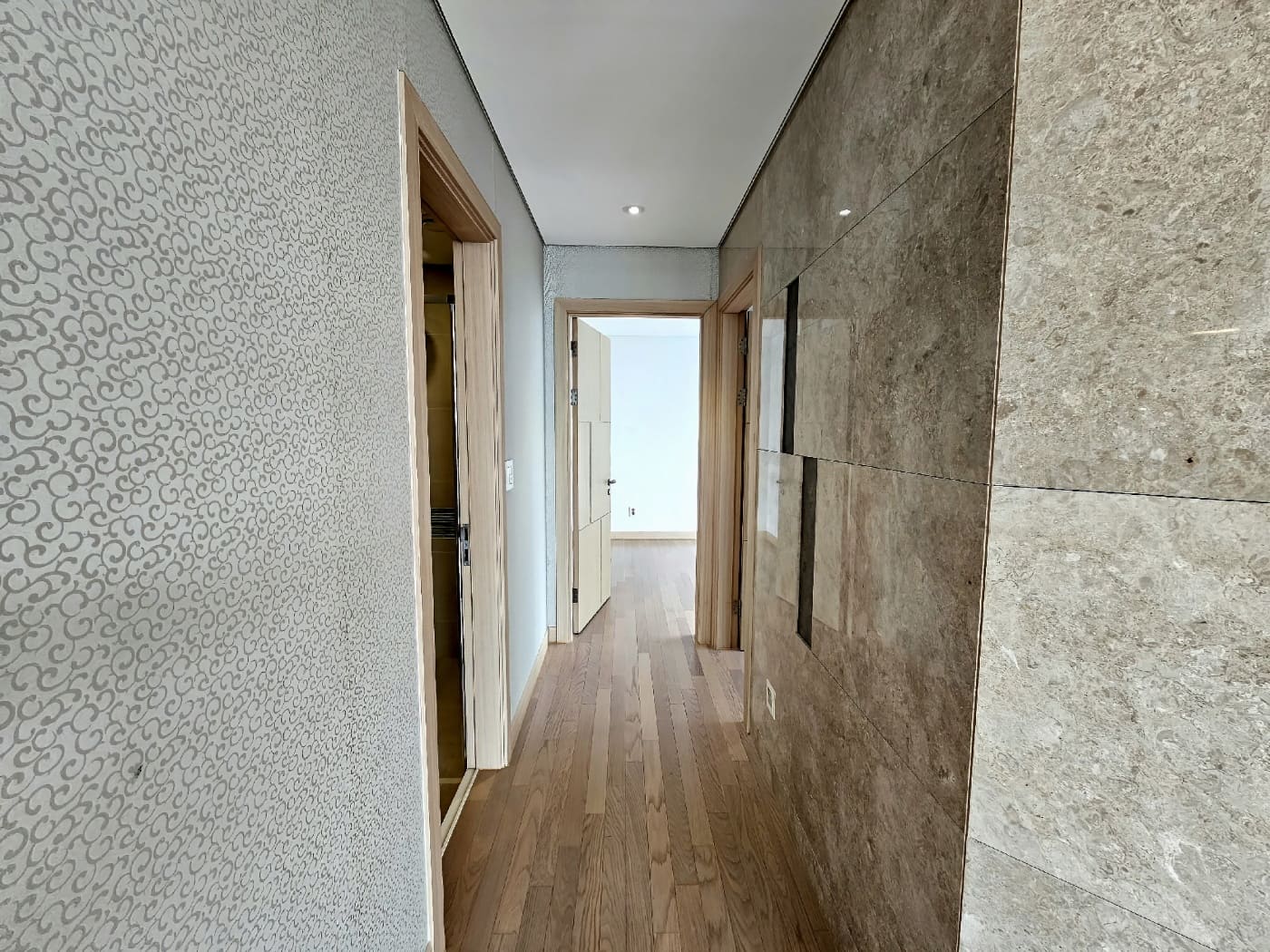 Hallway to the small rooms