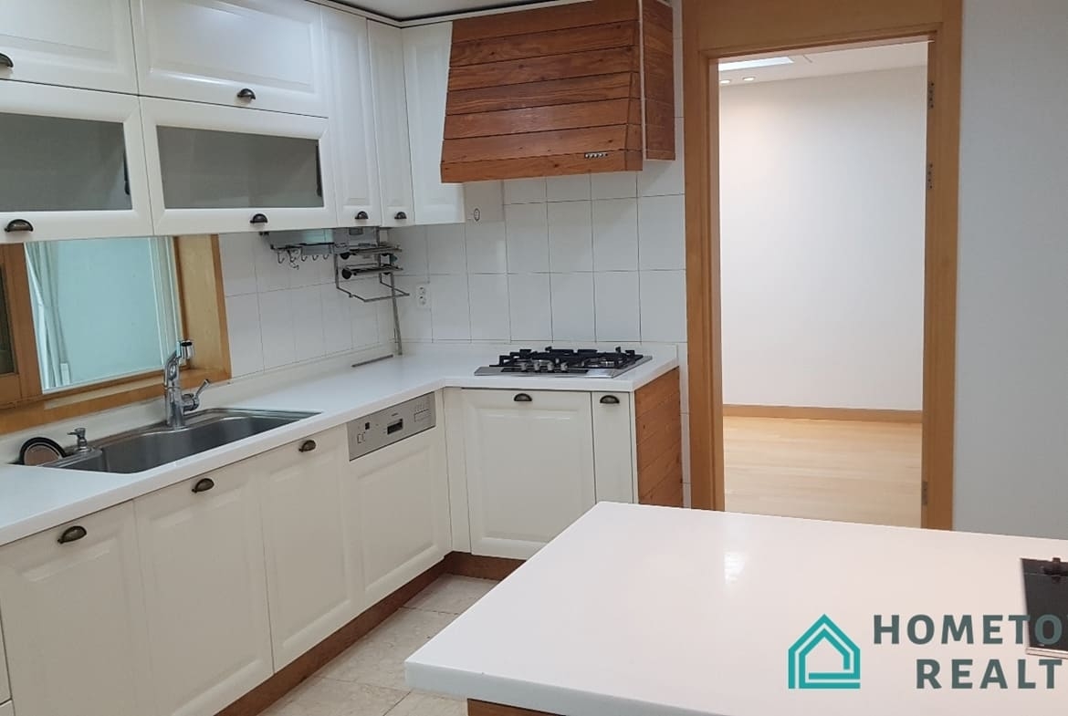 Kitchen with maid room