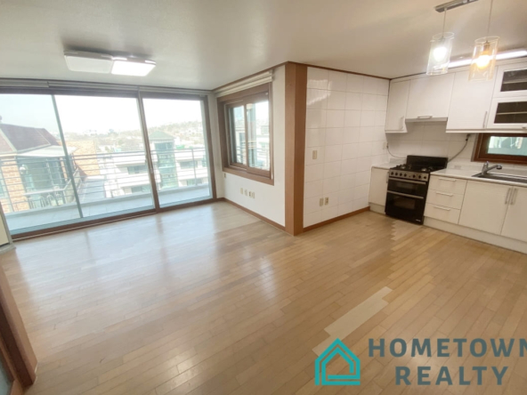 Livingroom with the kitchen