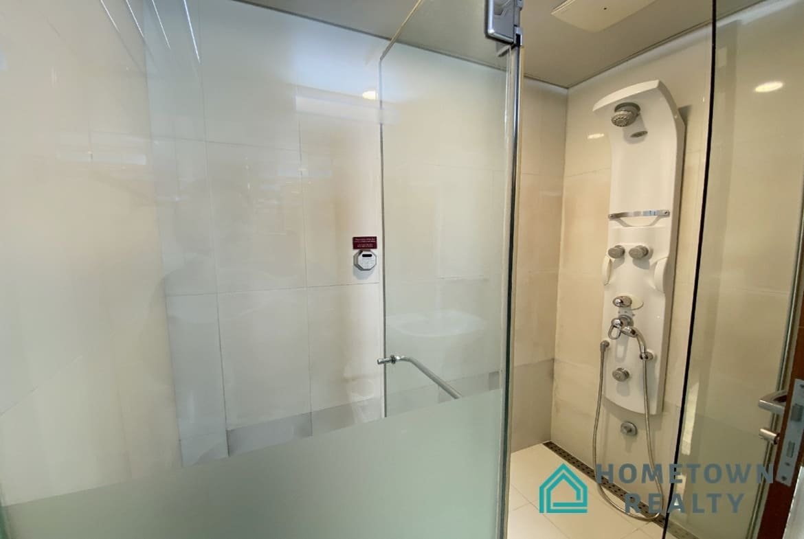 Shower booth