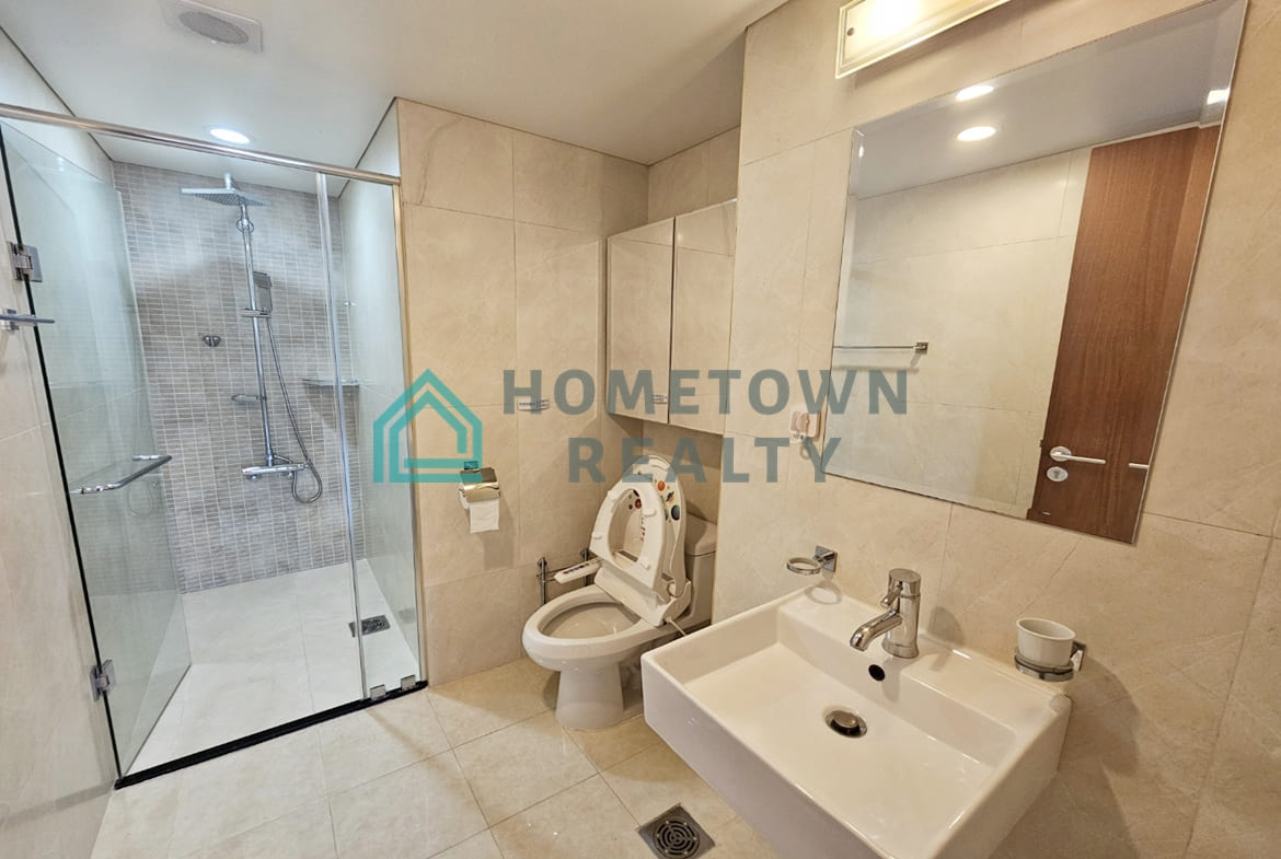 2nd bathroom