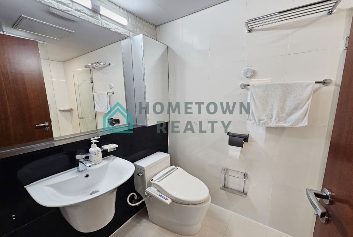 2nd bathroom