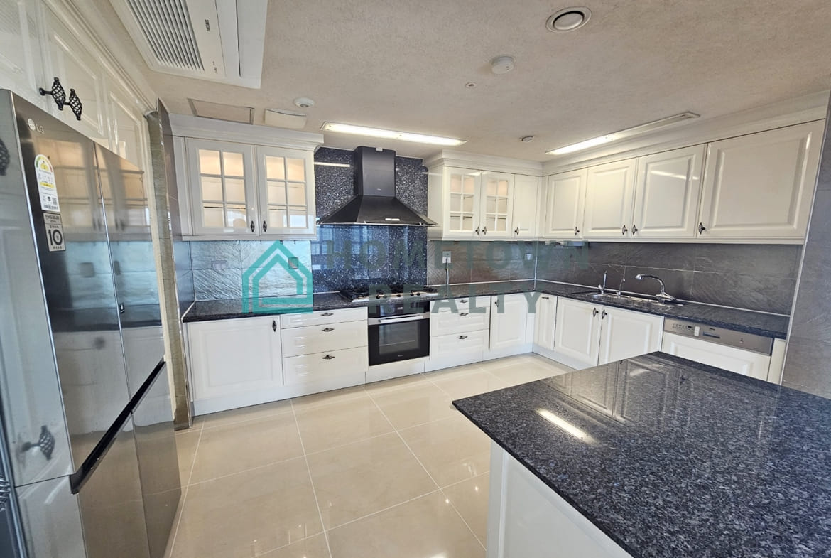 Kitchen inside