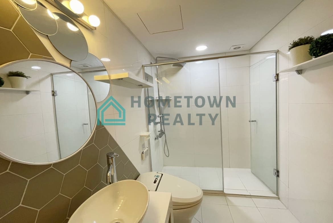 2nd bathroom