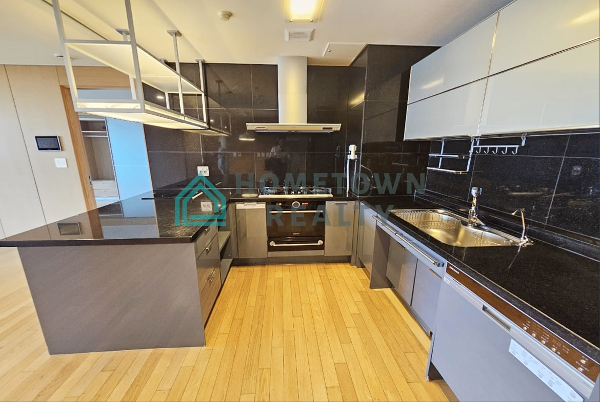 Kitchen inside