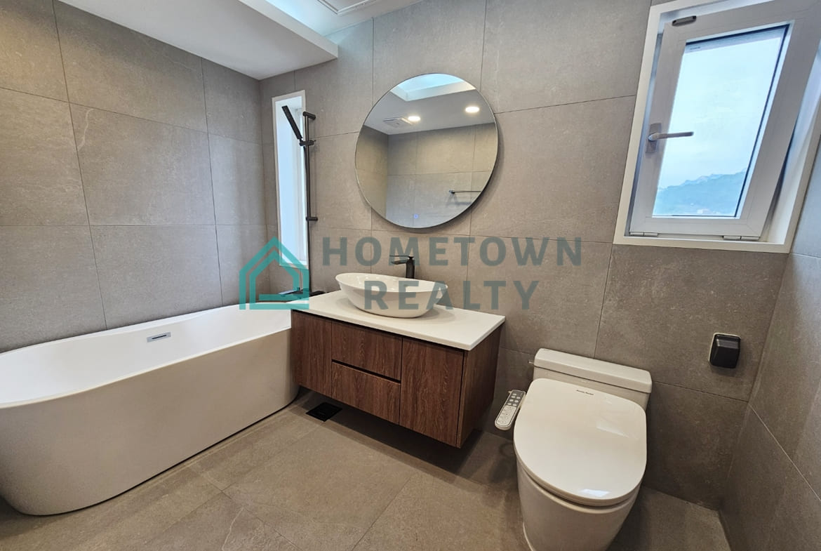 Master bathroom