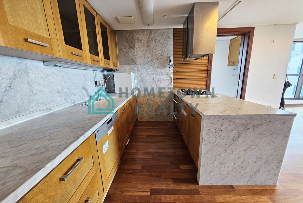 Kitchen inside