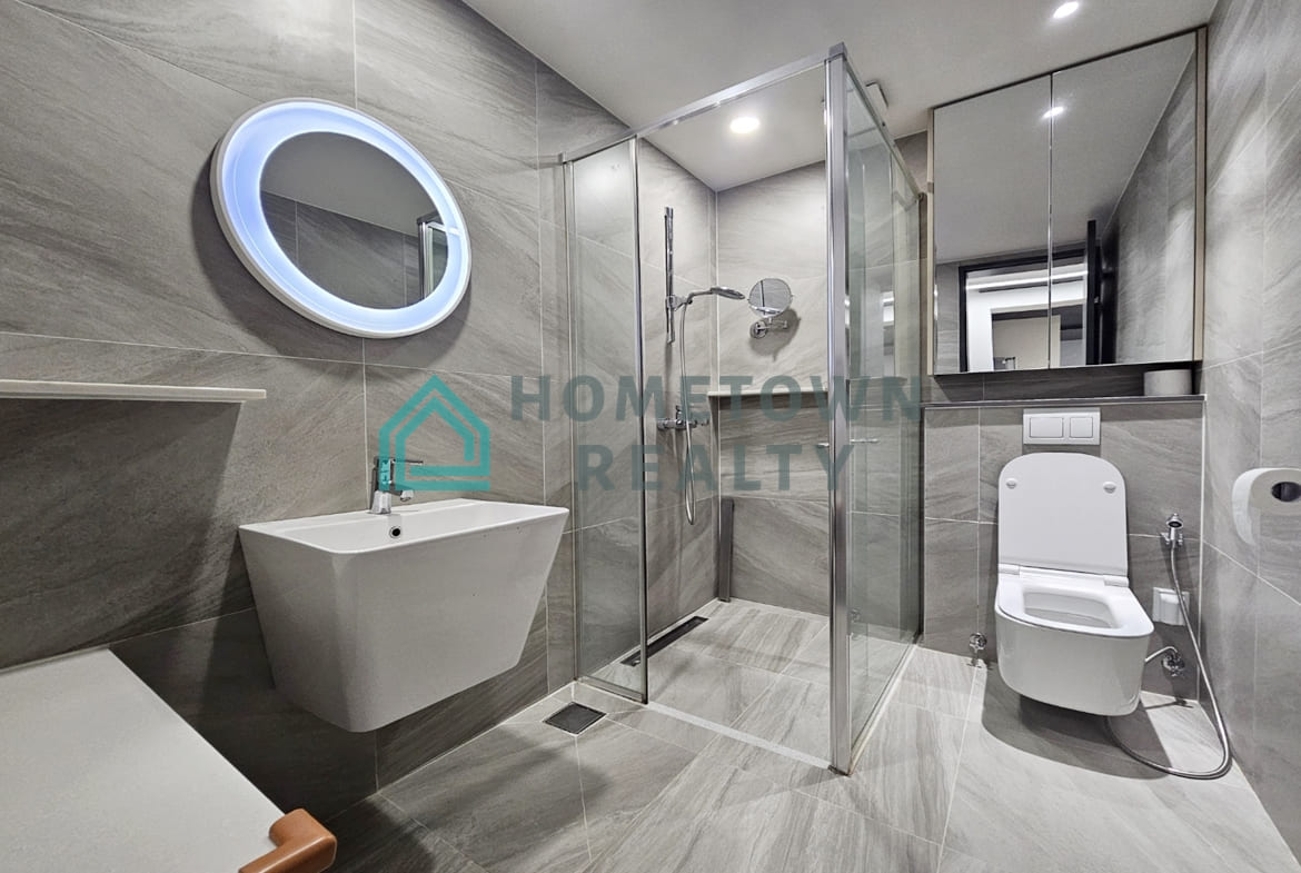 2nd bathroom