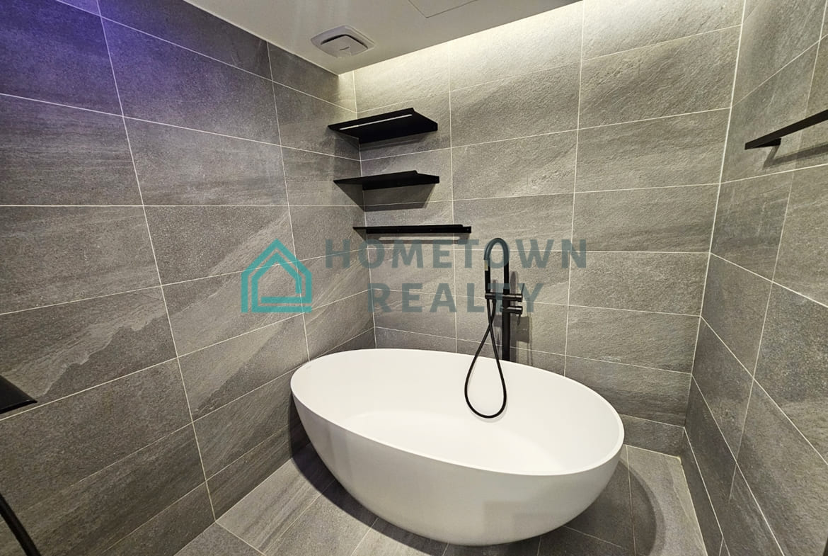 Bathtub