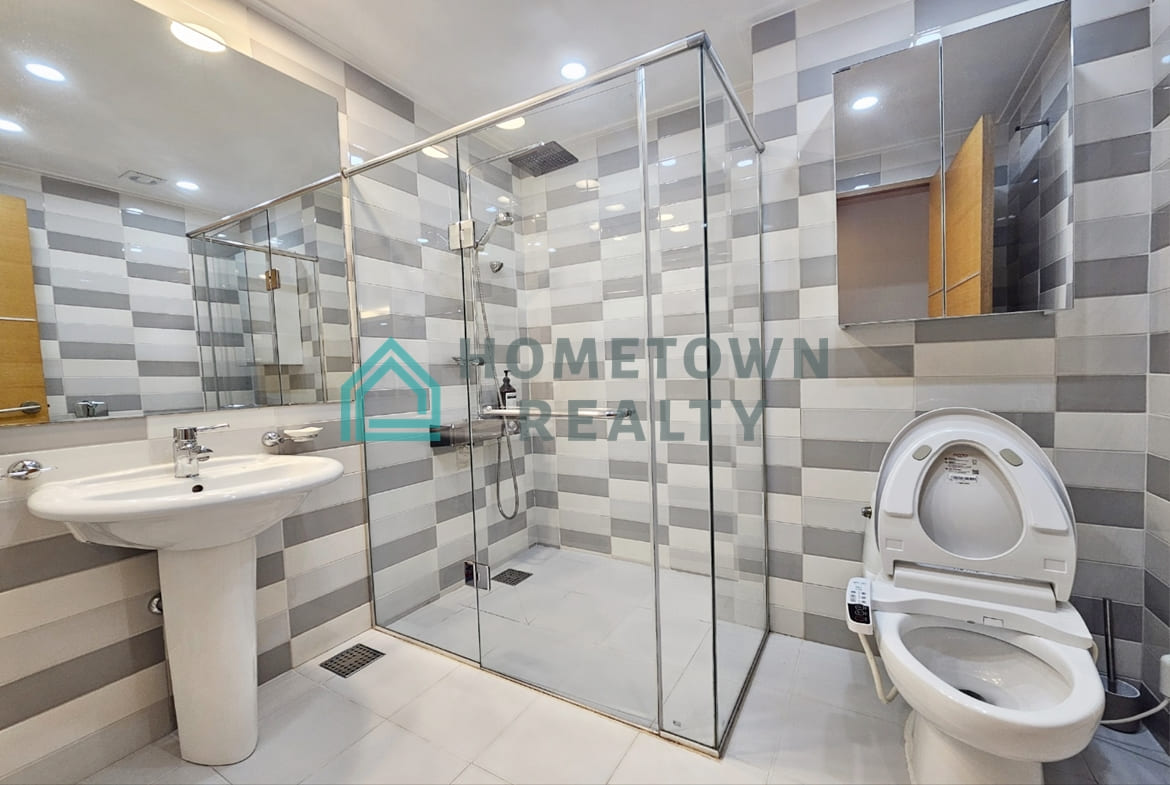 Guest bathroom
