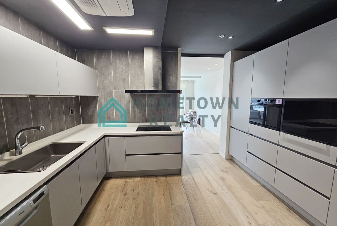 Kitchen inside