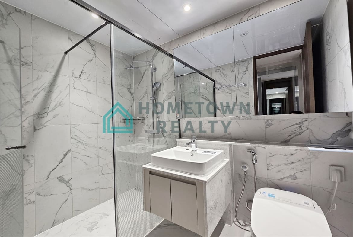 2nd bathroom