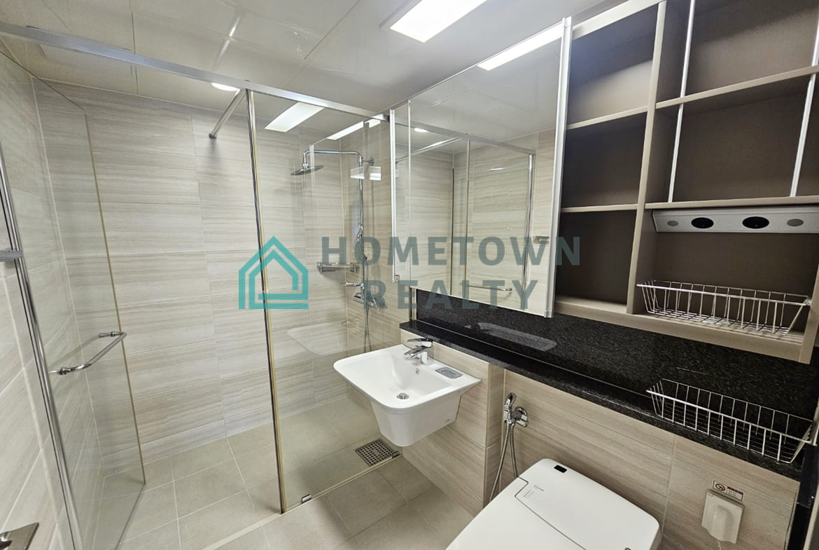 2nd bathroom