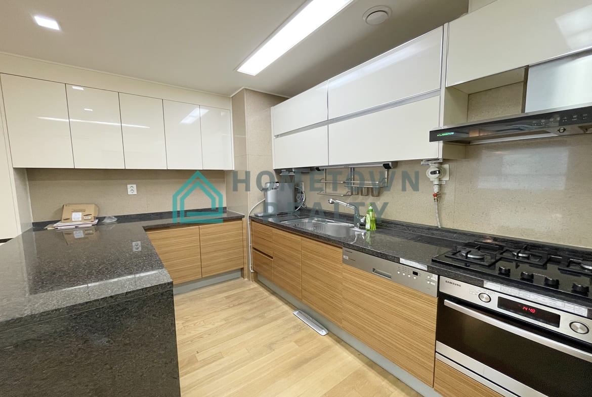 Kitchen inside