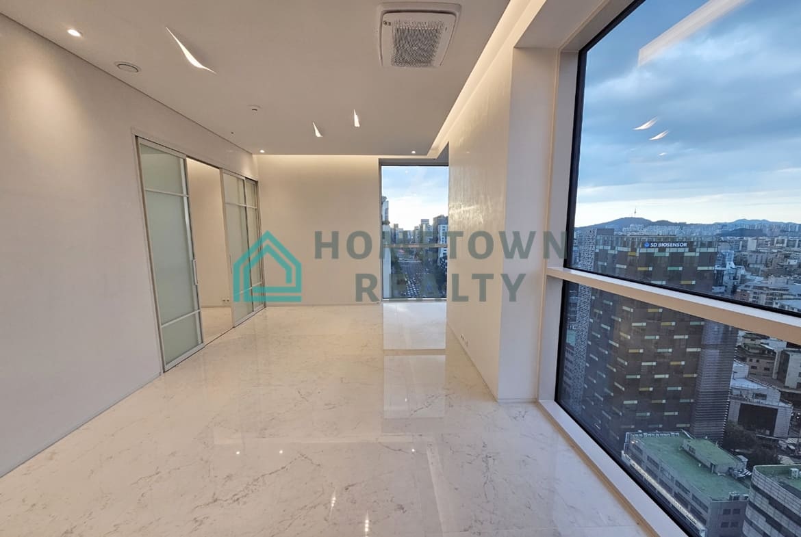 Livingroom from the kitchen