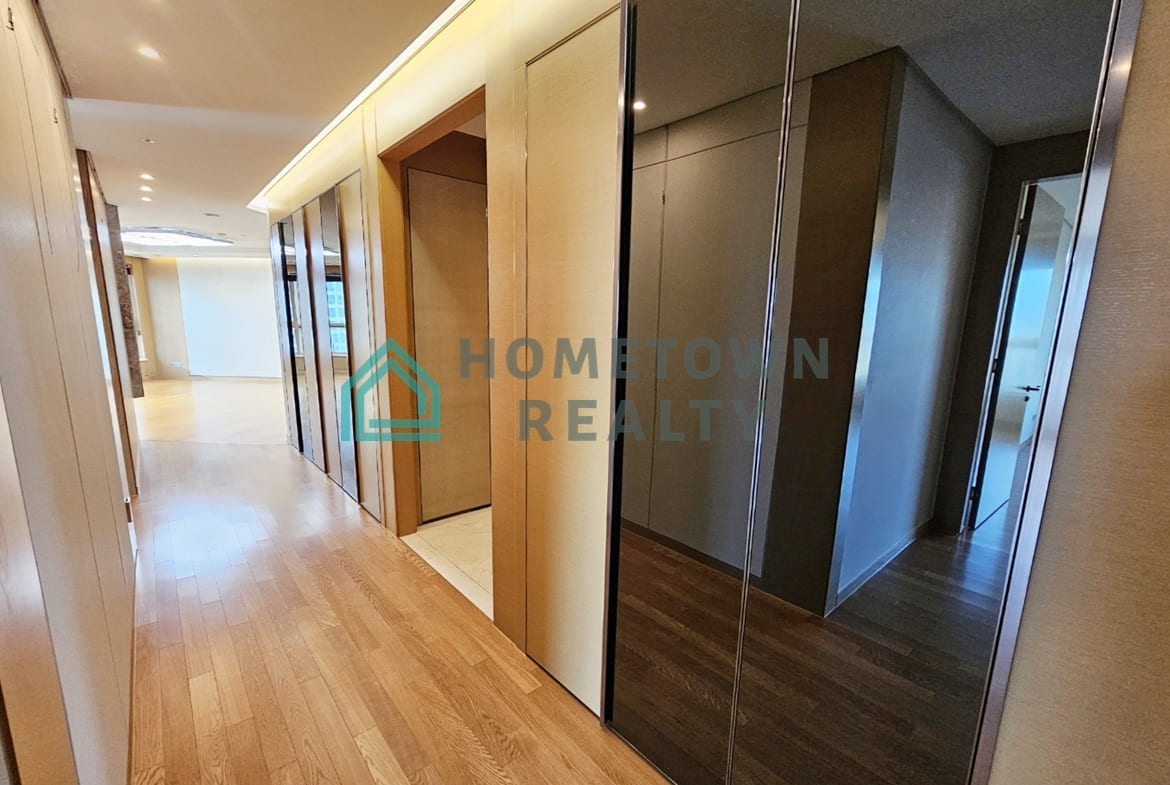 Hallway with cabinet