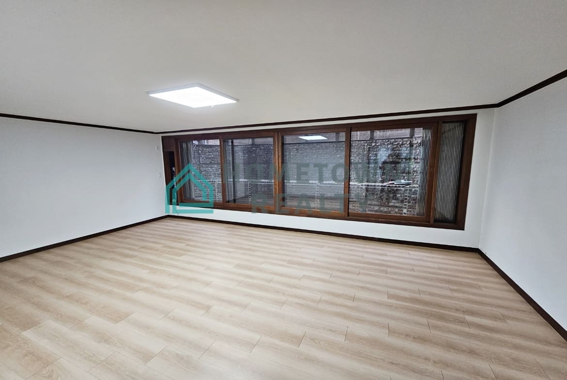 Livingroom downstairs