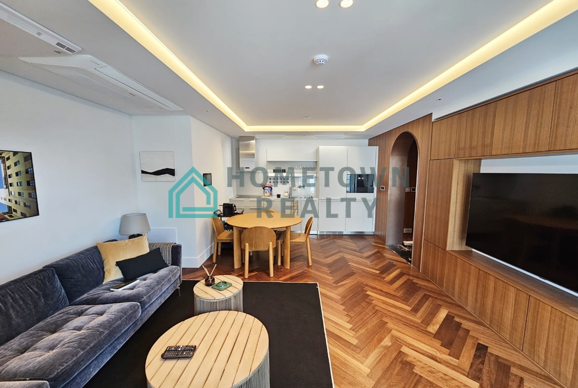 Livingroom and dining