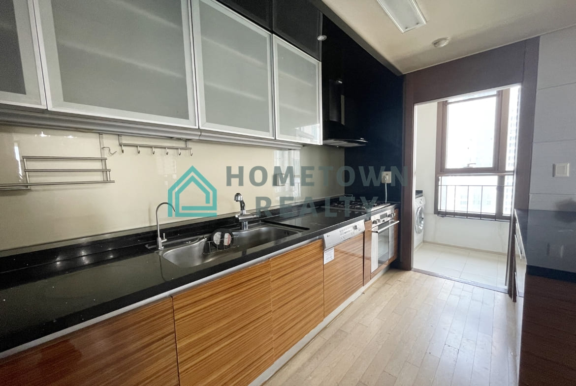 Kitchen inside