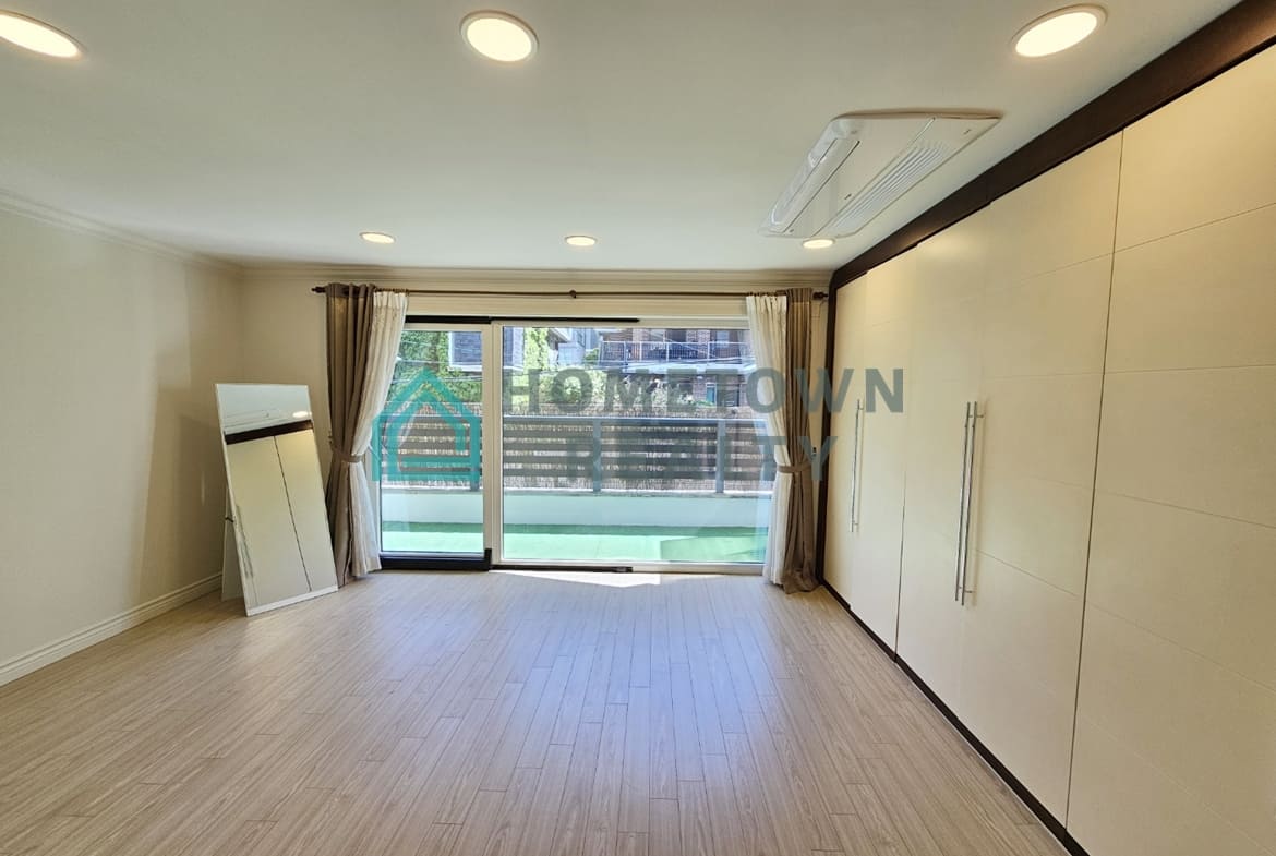 Master bedroom with terrace