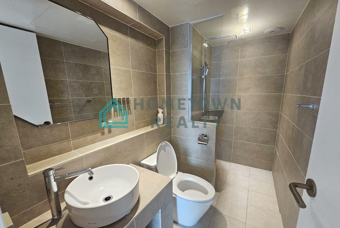 2nd bathroom