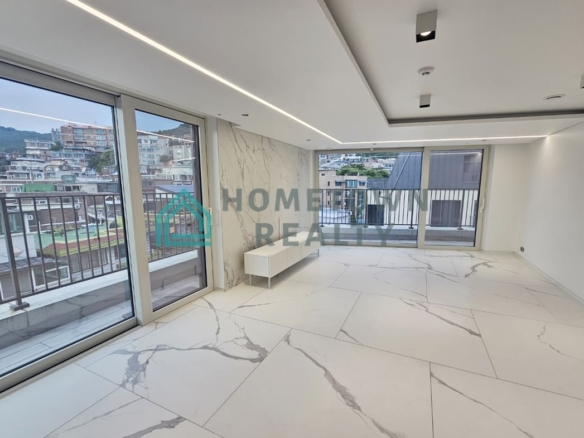 Livingroom front