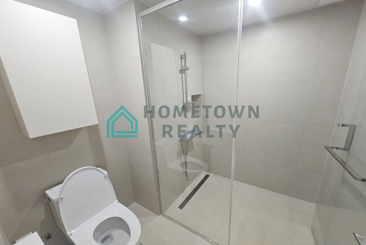 2nd bathroom