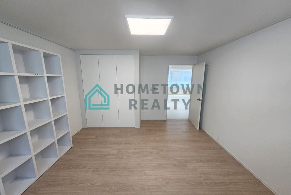 4th bedroom closet