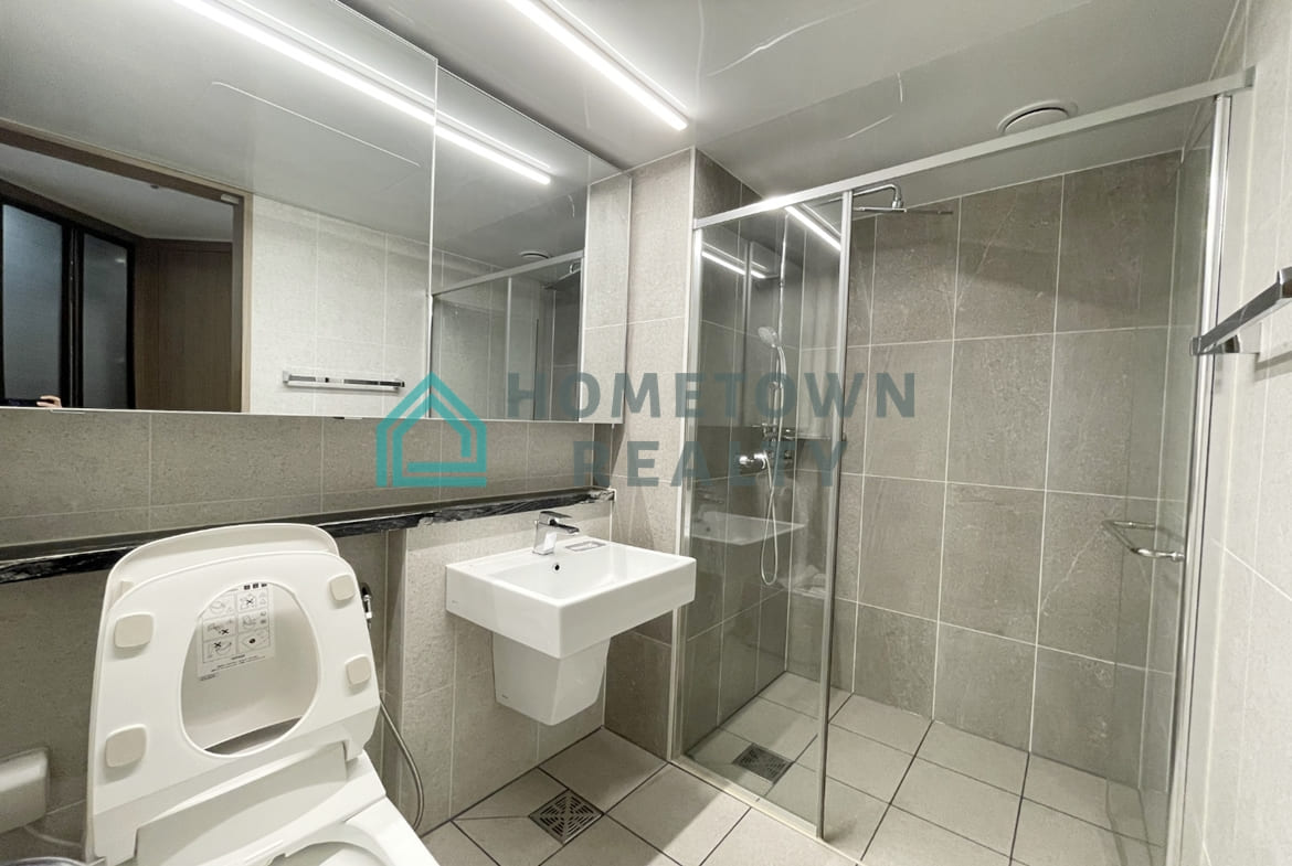 2nd bathroom