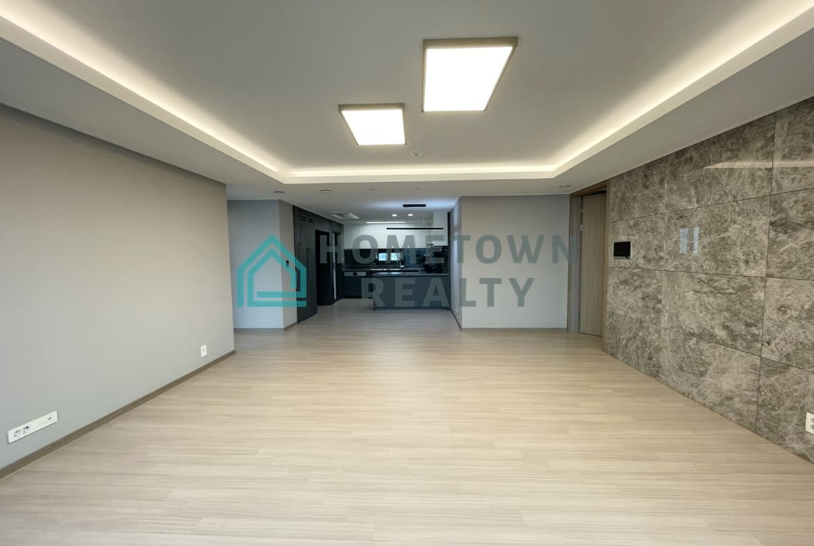 Livingroom opposite