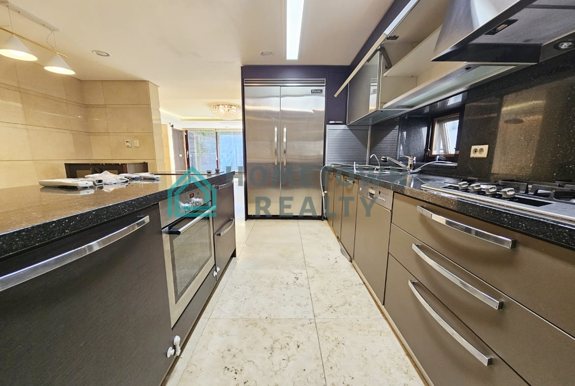 Kitchen inside