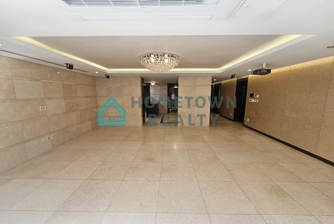 Livingroom opposite